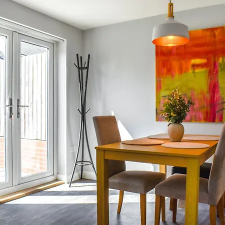 Sully's House 펜션 휫비